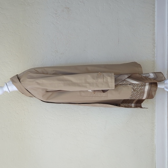 Burberry Runway Collection Pale Honey Scarf-Layer Trench Coat Size 6 - Picture 4 of 17